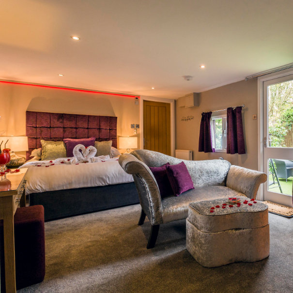 Aphrodite´s Log Cabin & Hot Tub Luxury Bed and Breakfast in Bowness on Windermere, Windermere Spa Suites with Hot Tub