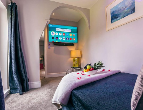 Iris Suite & Hot Tub Luxury Bed and Breakfast in Bowness on Windermere, Windermere Spa Suites with Hot Tub