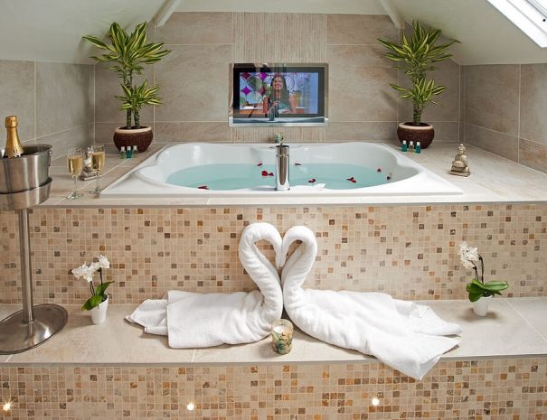 Love Hide & Luxury Bathroom Luxury Bed and Breakfast in Bowness on Windermere, Windermere Spa Suites with Hot Tub