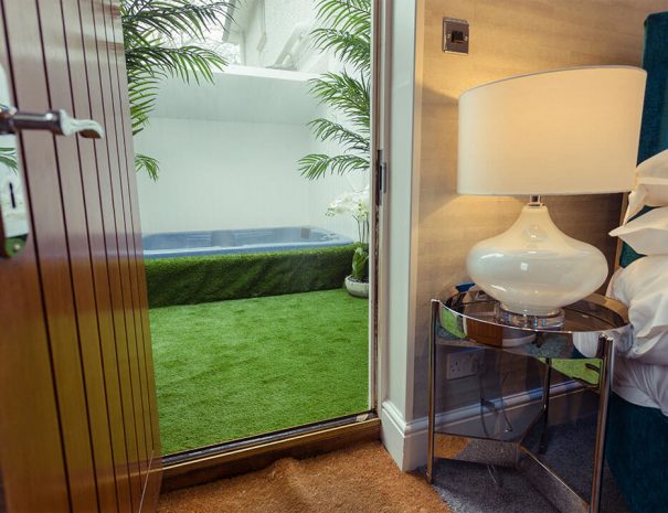 Orchid Suite & Hot Tub